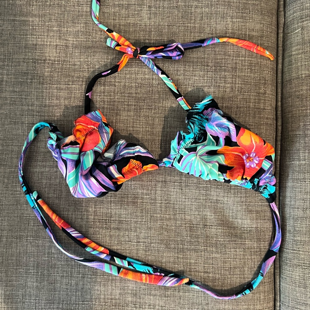 Maya signature triangle top